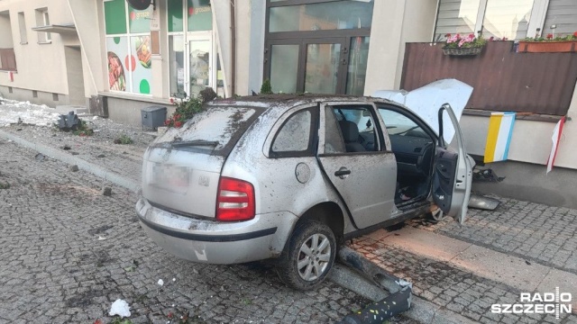 19-latek wjechał w blok w Barwicach. Był pijany. Mężczyzna miał ponad 1,5 promila alkoholu.