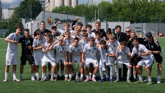 Młodzi piłkarze FASE Szczecin zdobyli brązowy medal Mistrzostw Polski juniorów młodszych do lat 17.