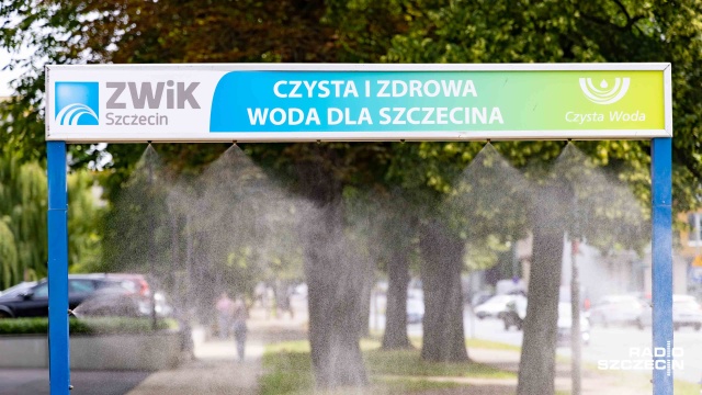 Miejskie poidełka w Szczecinie oficjalnie rozpoczęły sezon i serwują mieszkańcom bezpieczną, przebadaną wodę - mimo kapryśnej, czerwcowej aury.