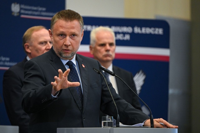 Posłowie m.in. o odwołaniu ministra