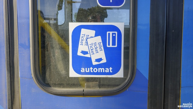 Czy to koniec dużych biletomatów w szczecińskich tramwajach i autobusach Jest propozycja, by zastąpić je niewielkimi terminalami płatniczymi połączonymi z kasownikami.