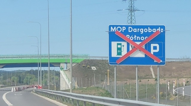 Osoby podróżujące latem nad Bałtyk nie będą mogły skorzystać z Miejsca Obsługi Podróżnych budowanego na wysokości Dargobądza w ciągu drogi S3.