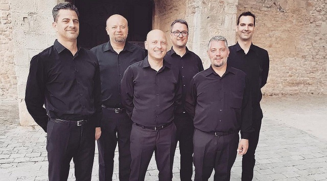 Dziś na polu golfowym w Choszcznie, jutro w Zamku Książat Pomorskich w Szczecinie. Węgierski zespół wokalny AcapellArt Singers wystąpi w ramach 21. Międzynarodowego Festiwalu Muzycznego Sacrum Non Profanum.