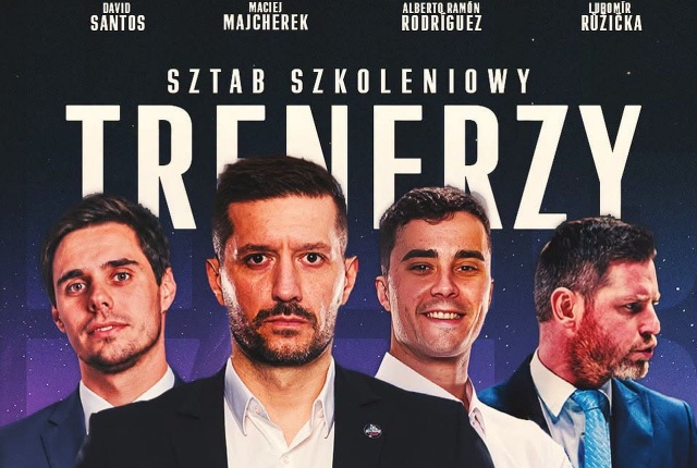 Jest jedna zmiana i jest jeden nowy szkoleniowiec na ławce trenerskiej szczecińskiej drużyny. Za wyniki Wilków Morskich będzie odpowiadać szkoleniowa mieszanka polsko-czesko-hiszpańska.