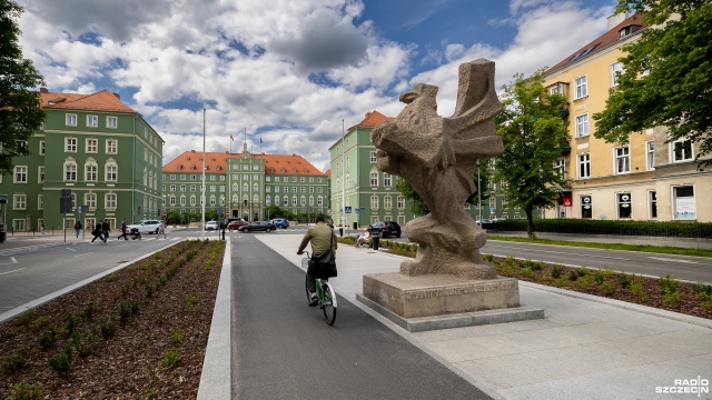 To ostatnia szansa, by wpłynąć na kształt Szczecińskiej Karty Mieszkańca. O godzinie 17:00 w sali sesyjnej Urzędu Miasta odbędzie się ostatnie spotkanie konsultacyjne poświęcone nowemu programowi.