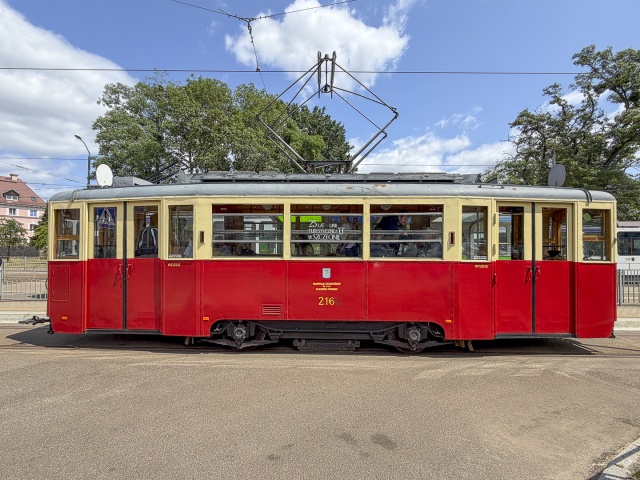 Zabytkowe tramwaje ponownie wyjechały na ulice Szczecina. Wczesnym popołudniem zainaugurowała tegoroczny sezon turystyczna linia 0, która od 25 lat pozwala poznawać miasto z perspektywy historycznego taboru.