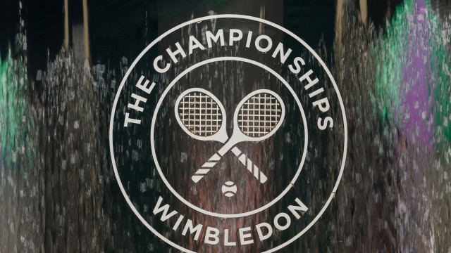 Hubert Hurkacz zagra z Niemcem Janem-Lennardem Struffem o awans do ćwierćfinału tenisowego, wielkoszlemowego Wimbledonu.