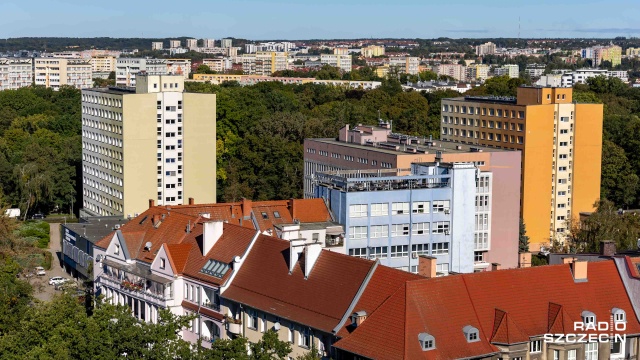 Wyniki maturalne za rogiem, pora na poszukiwanie mieszkania na studia. Koszt wynajmu kawalerek w Szczecinie to minimum 2000 złotych. Pokój jest o połowę tańszy.
