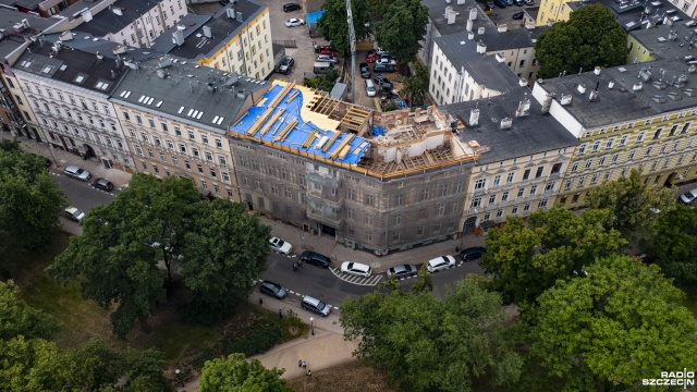 Budynek przy ulicy Więckowskiego 5 w Szczecinie przechodzi gruntowny remont. Kamienica z 1885 roku wyróżniała się - raczej niekorzystnie - na tle odnowionej zabudowy tej części miasta, a teraz odzyska swój historyczny wygląd.