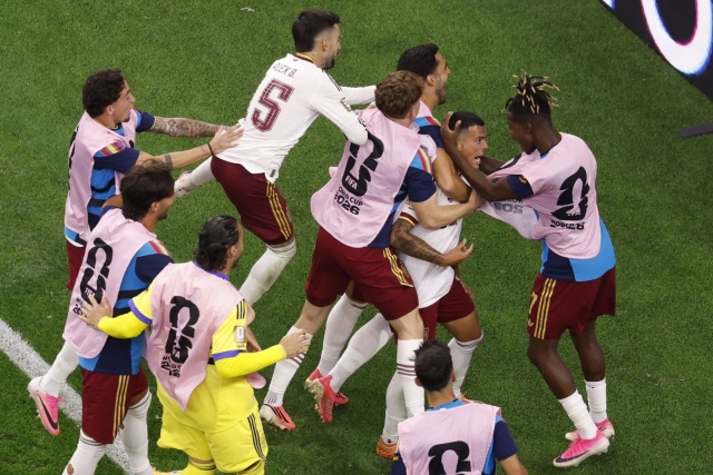 Hiszpania pokonała w Dallas Francję 2:0 (1:0) i zagra w finale piłkarskich mistrzostw świata.