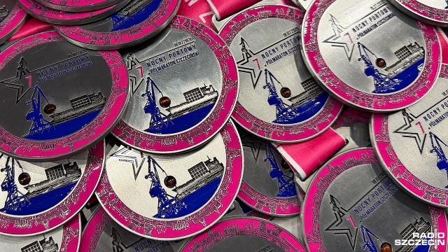 Paweł Kosek zwycięzcą 12. Nocnego Portowego Maratonu Szczecińskiego. Sportowiec z Tychów oprócz walki ze swoimi własnymi słabościami pokonał też blisko dwa tysiące rywali.