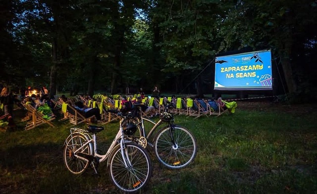 O ile pozwoli aura - Szczecinianie i turyści zobaczą w ramach Kina Plenerowego na ekranie melodramat Trzy kroki od siebie.
