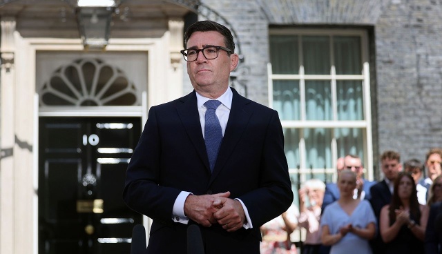 Andy Burnham skompletował rząd