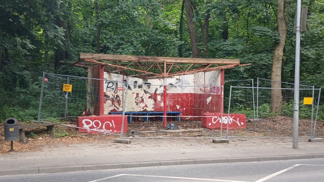 Trwa remont 60-letniej wiaty z Batalionów Chłopskich w Szczecinie.