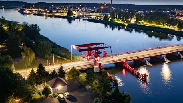 Most w Dziwnowie będzie oświetlony. Pierwsze testy iluminacji zaplanowano na wrzesień. Jak informuje burmistrz miasta, realizacją zadania zajmie się firma z Rzeszowa.