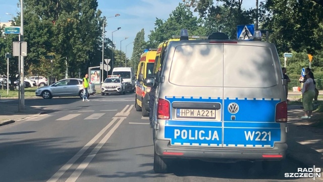 Około godziny 9 doszło do zderzenia dwóch samochodów na rondzie na skrzyżowaniu ulic Zawadzkiego, Klonowica i Janickiego.