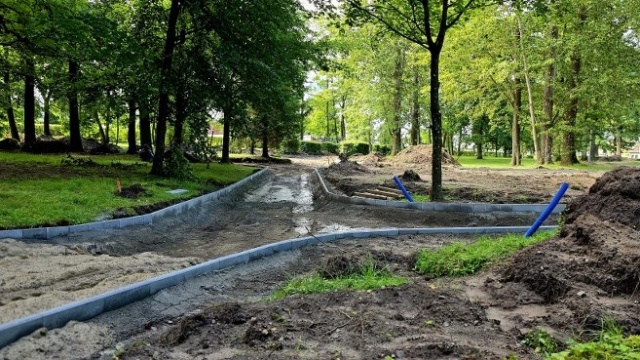 Zabytkowy Park Miejski w Barwicach w powiecie szczecineckim przechodzi modernizację. To w ramach Rządowego Programu Odbudowy Zabytków - Polski Ład.