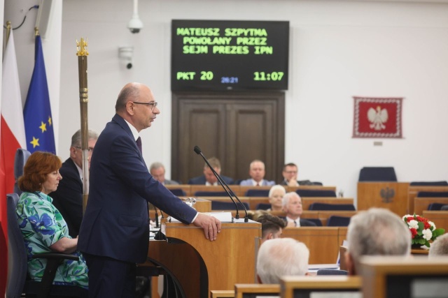 Senat odrzucił Mateusza Szpytmę na stanowisku prezesa Instytutu Pamięci Narodowej. Przeciwko kandydaturze obecnego wiceprezesa IPN głosowało 50 senatorów, za było 38, a jeden się wstrzymał od głosu.