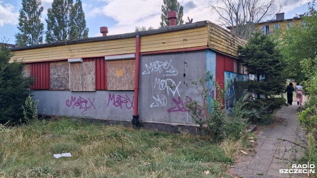 Modernizacja byłego przedszkola w Świnoujściu musi poczekać na lepsze czasy. Magistrat zaprezentował koncepcję przebudowy niszczącego obiektu, ta jednak na razie jest poza możliwościami finansowymi miasta.