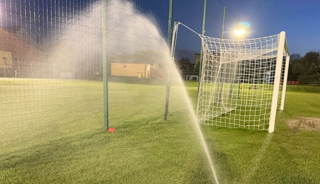 Zakończyła się kompleksowa renowacja płyty boiska na stadionie w Kołbaczu.