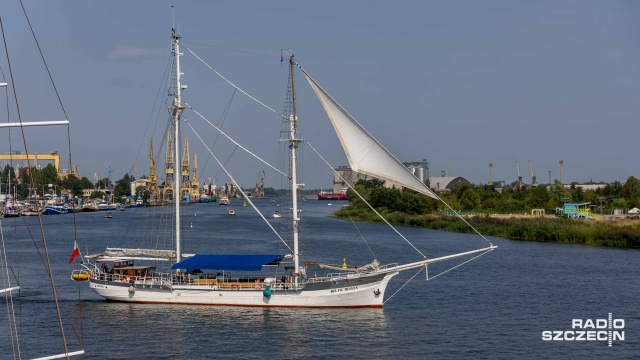 Pierwsze żaglowce wpływają do Szczecina. Przy Nabrzeżu Starówka cumuje świnoujski Freedom, którego unikalną atmosferę poznali odwiedzający w ubiegłym roku.