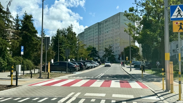Wyremontowana ulica Okopowa w Kołobrzegu przejdzie kolejne zmiany. Tym razem chodzi o roślinność. Prace budowlane objęły 900-metrowy odcinek drogi, ale też chodniki i miejsca parkingowe.