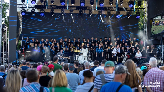 Zabrali publiczność w muzyczny rejs z Markiem Grechutą w tle. Voo Voo i blisko 100-osobowy Chór Politechniki Morskiej połączyli siły podczas Żagli 2026.