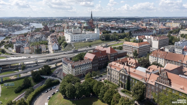 80 tysięcy złotych czeka na autorów najlepszych prac obronionych na szczecińskich uczelniach. Trwa nabór do Akademickich Nagród Prezydenta Szczecina.