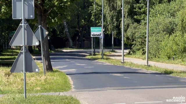 Remont drogi powiatowej prowadzącej do Kołobrzegu. Prace obejmą ponad dwukilometrowy odcinek w miejscowości Korzystno, który połączy się z inwestycją zakończoną przed wakacjami.