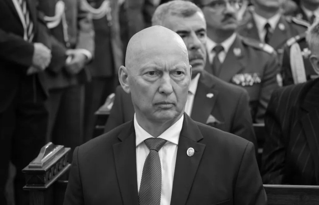 Pogrzeb generała Mirosława Różańskiego odbędzie się w piątek (28.08) w Międzyrzeczu w Lubuskiem. Jeden z najbardziej znanych dowódców wojskowych i senator spocznie na tamtejszym cmentarzu komunalnym.
