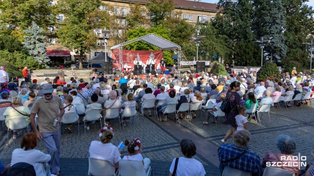 Szczecin śpiewa pieśni patriotyczne [ZDJĘCIA]