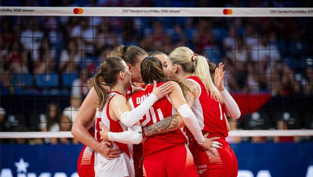 Polskie siatkarki powalczą z Serbkami o medal mistrzostw Europy. W niedzielne popołudnie staną przed szansą, by znaleźć się na podium imprezy tej rangi po raz pierwszy od 2009 roku.