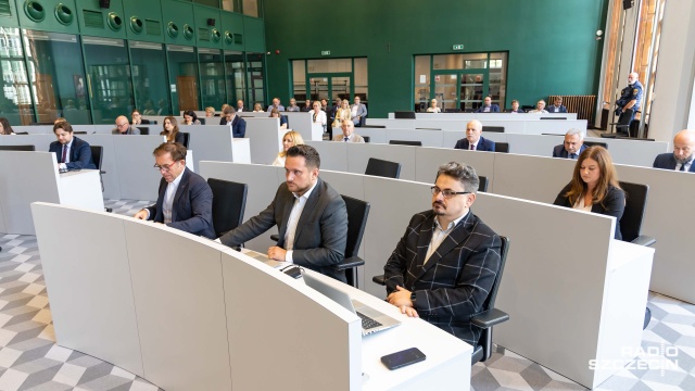 Miasto Szczecin ponownie wystawi na sprzedaż teren zielony przyległy do Targowiska Turzyn. To obszar o powierzchni około siedmiu tysięcy metrów kwadratowych zlokalizowany na rogu Alei Bohaterów Warszawy oraz ulicy Kordeckiego.