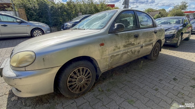 Jeden z mieszkańców Pogodna postanowił rozprawić się z wrakami samochodów. Bartosz Kleczkowski po przeprowadzce z Gumieniec zaczął zgłaszać straży miejskiej porzucone auta.