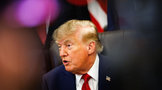 Donald Trump podpisał ustawę o sankcjach wobec Rosji, nazwaną imieniem zmarłego senatora Lindseya Grahama. Prezydent może teraz nałożyć stuprocentowe cła na pięciu największych odbiorców rosyjskiej ropy i gazu.