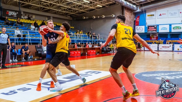 Zwycięstwo i porażka to bilans spotkań koszykarzy Kinga w towarzyskim turnieju w Słupsku. Szczecinianie pokonali Arkę Gdynia 94:85 i przegrali z Treflem Sopot 67:86.