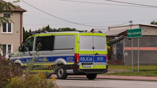 Służby sprawdzają czy pożar stacji bazowej Starlink w Woli Krobowskiej na Mazowszu był wynikiem celowego podpalenia.