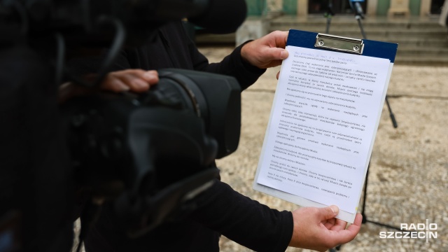 Niech miasto stanie po stronie swoich mieszkańców - apelują do prezydenta Szczecina lokatorzy z ulicy Hożej. To w związku z koniecznością zabezpieczenia pękającego budynku.