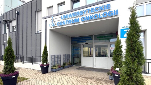 Uniwersytecki Szpital Kliniczny nr 1 uroczyście obchodził dziś zakończenie trzech dużych inwestycji. Chodzi o rozbudowę oddziału onkologicznego, utworzenie oddziału radioterapii oraz uruchomienie nowej pracowni w Zakładzie Medycyny Nuklearnej.