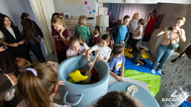 Szczecińska Galeria Tworzę Się w Domu Kultury 13 Muz pokazała nowy eksperymentalny plac zabaw.
