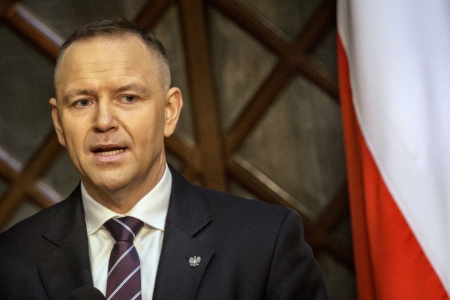 Prezydent Karol Nawrocki pozostaje liderem rankingu zaufania do polityków - we wrześniu ufało mu 53 proc. badanych - wynika z sondażu CBOS. Kolejne miejsca zajmują wicepremierzy Władysław Kosiniak-Kamysz (45 proc.) i Radosław Sikorski (43 proc.).