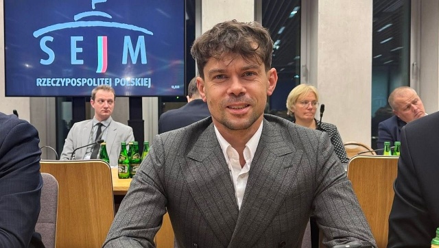 Miały być zastraszane, poniżane, a nawet uderzane - byłe współpracownice posła Koalicji Obywatelskiej Michała Kołodziejczaka oskarżają go mobbing i przemoc.