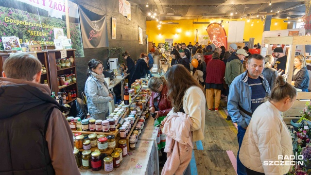 Jesień zawitała na szczeciński Bazar Smakoszy. Na Off Marinie zakupić można zarówno przetwory z dyni, jak i wypieki z cynamonem... Ale nie tylko.