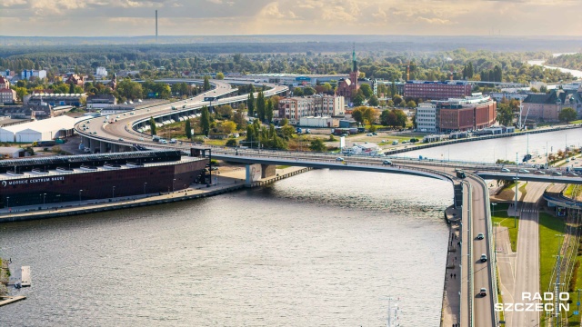 Przypomnienie dla kierowców, którzy będą kierować się w stronę prawej części Szczecina - jezdnia Trasy Zamkowej w tym kierunku jest zamknięta.