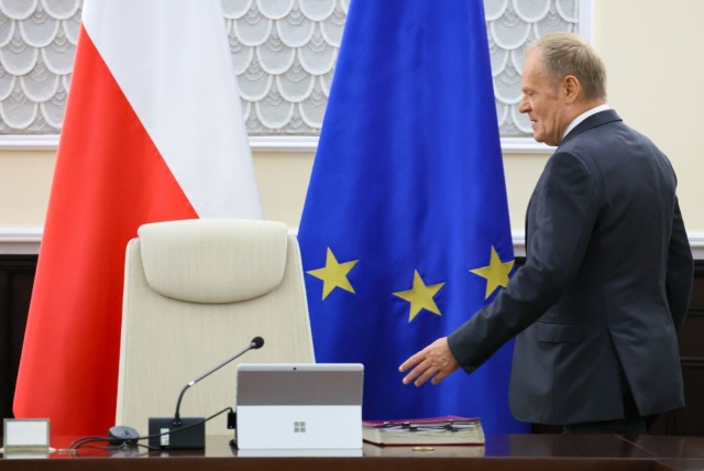 Prezydent Karol Nawrocki jest gotów wrócić do rozmów w sprawie ambasadorów. Tak mówił w wywiadzie dla Rzeczpospoliej. Postawił jednak warunek - do stołu chce usiąść z premierem Donaldem Tuskiem, a nie z ministrem spraw zagranicznych Radosławem Sikorskim.