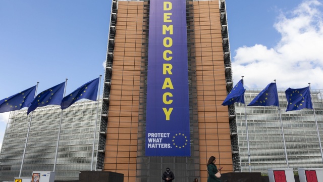 Ostra konfrontacja w sprawie nowego, unijnego budżetu i kłótnia w sprawie migracji - tego spodziewają się dyplomaci na europejskim szczycie, który w czwartek rozpoczyna się w Brukseli i potrwa do piątku.