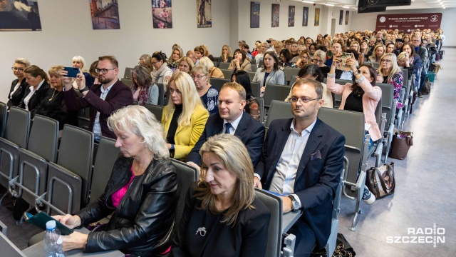 Żeby szkoła była bezpieczna, nauczyciele muszą znać swoje prawa. Dlatego na Uniwersytecie Szczecińskim odbyła się konferencja Uczeń w sytuacji kryzysowej.