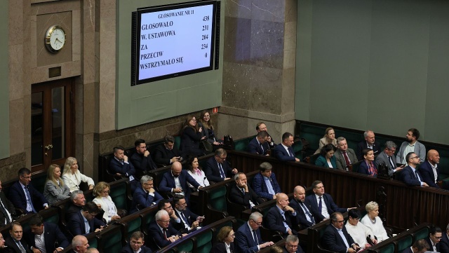 Sejm uchwalił nowelizację kodeksu karnego, która przestaje karać za pomoc kobiecie w przerwaniu ciąży i za namawianie do aborcji. Drugą nowelizacja, która została przyjęta, dotyczy ustawy o planowaniu rodziny.