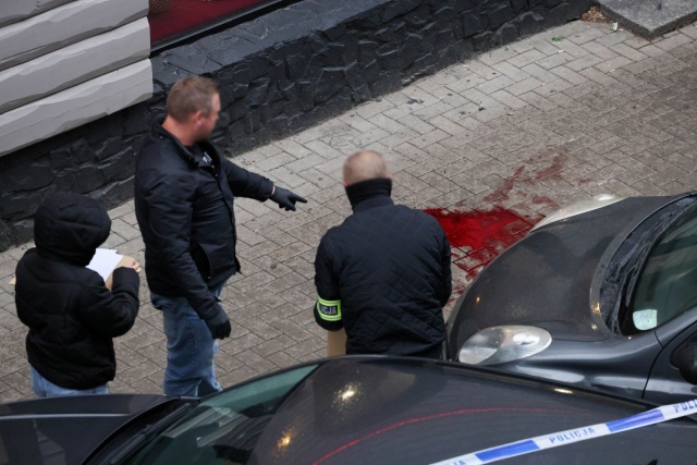 Policja zatrzymała mężczyznę podejrzewanego o brutalny atak na 58-letniego obywatela Indii w centrum Warszawy. To 37-letni rodak poszkodowanego, którego funkcjonariusze namierzyli na parkingu galerii handlowej na Woli.