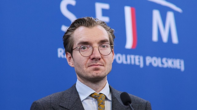 Jan Szyszko poinformował w piątek, że zwrócił się do premiera Donalda Tuska o odwołanie go ze stanowiska wiceministra funduszy i polityki regionalnej.